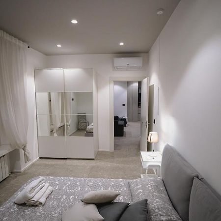 De Luca 6 Apartments Salerno Exterior photo