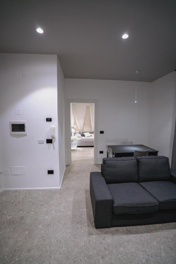 De Luca 6 Apartments Salerno Exterior photo