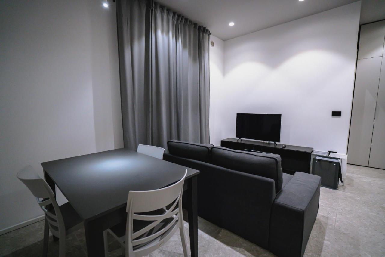 De Luca 6 Apartments Salerno Exterior photo